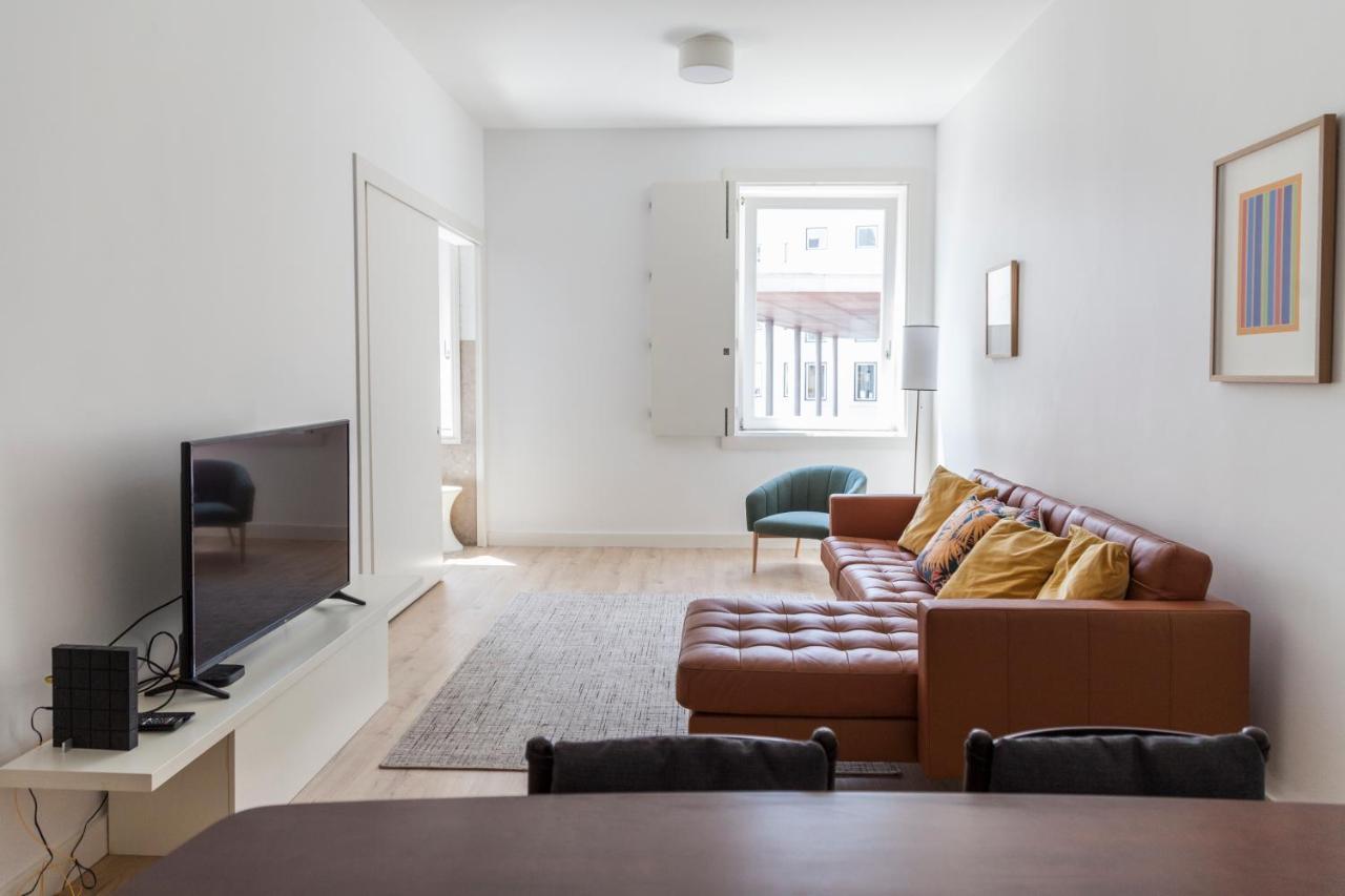 Classy 2Bdr Apartment In Downtown By Lovelystay Lisabona Exterior foto
