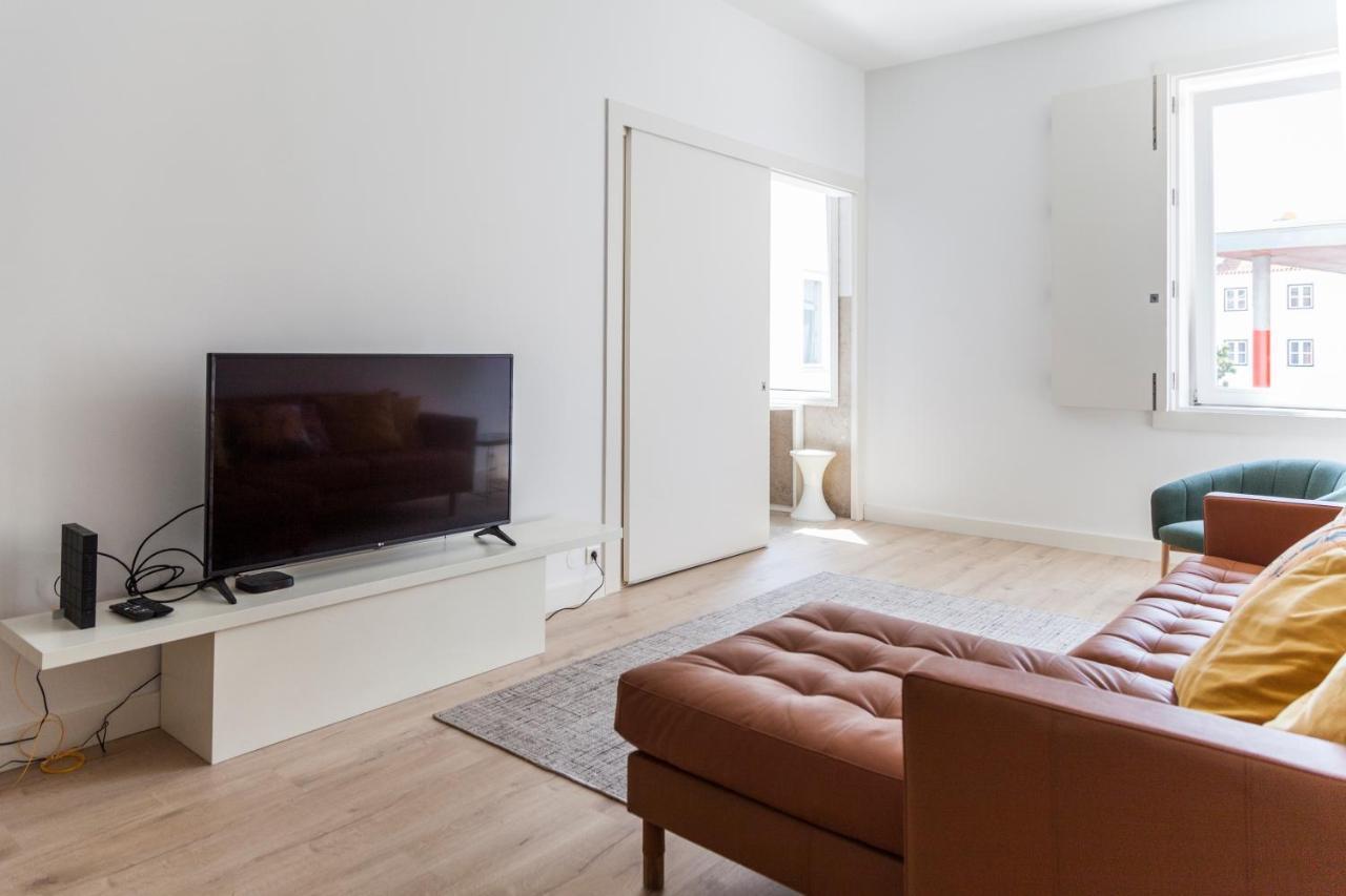 Classy 2Bdr Apartment In Downtown By Lovelystay Lisabona Exterior foto